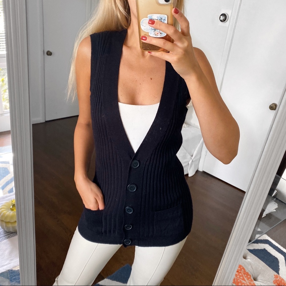 🖤 H&M BLACK RIBBED KNIT SWEATER VEST!